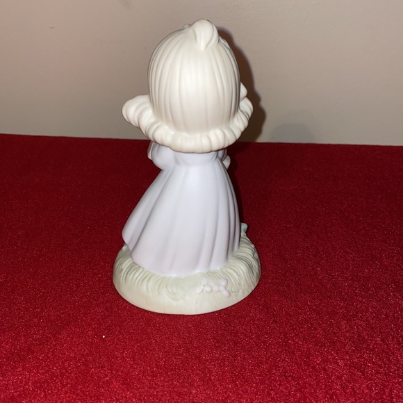 Precious Moments ~ I Believe in the Old Rugged Cross - Picture 3 of 5